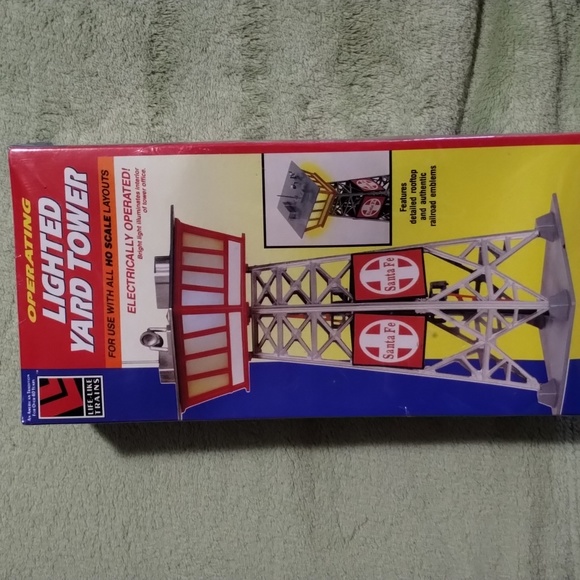 VTG Life Like Train- Electronically Operating Lighted Yard Tower, For HO Scale - Picture 1 of 5